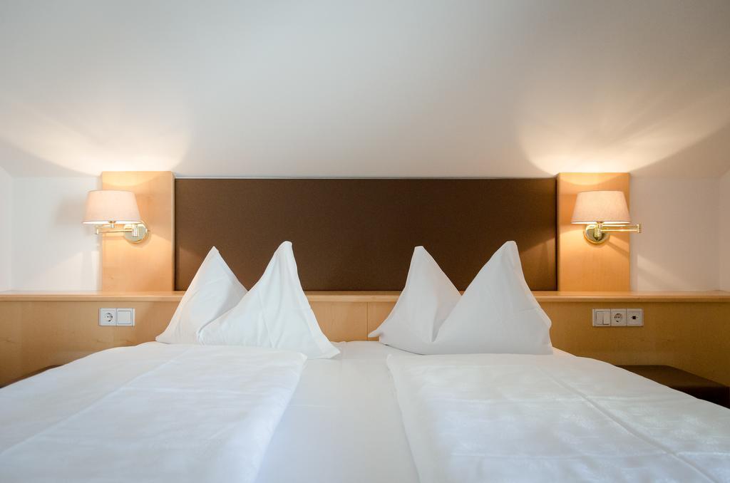 Tirolerin Garni Hotel Tramin an der Weinstraße Exteriör bild